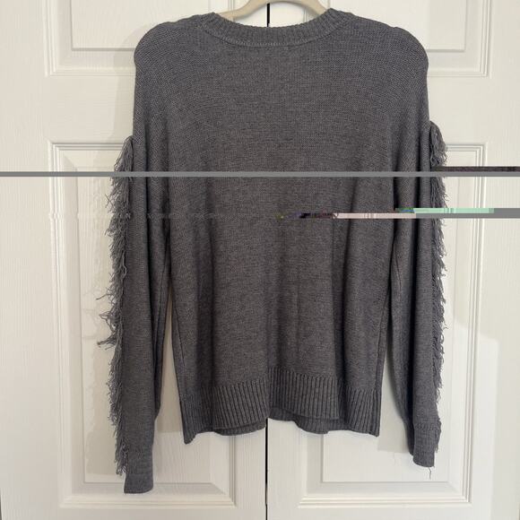 Maurices Frayed sleeves Sweater In Grey Size M NWT - Picture 5 of 5